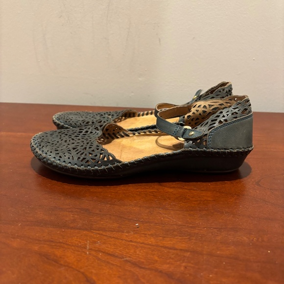 Pikolinos Puerta Vallarta Perforated Leather Mary Janes Green Size 36/5.5-6 - Picture 3 of 12